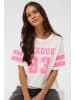 Kaffe T-shirt KAhally Oversize fit in Chalk/PinkPower Text Print