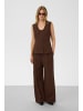 Soaked in Luxury Weste SLSemiki Gerade Passform in Brown Stone