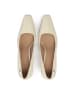 Kazar Studio Pumps in Creme