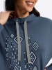 Sieh an! Stehkragen-Shirt in rauchblau-schwarz