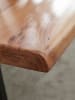 KADIMA DESIGN Couchtisch mit Baumkanten, Akazienholz und Edelstahl, robustes Unikat