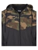 Urban Classics Windbreaker in blk/woodcamo