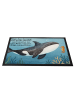 Mr. & Mrs. Panda Fußvorleger Orca Design mit Spruch in Weiß