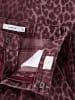 name it Hose in Burgundy