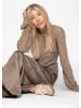 SASSYCLASSY Langarm Spitzenshirt mit Volantärmeln in Taupe