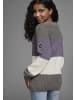 Kangaroos Strickpullover in lila geringelt