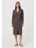 Finn Flare Langarmkleid Straight V in brown