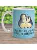 Mr. & Mrs. Panda Tasse Pinguin umarmen mit Spruch in Eisblau