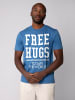 wat? Apparel T-Shirt Free hugs to save the world in Bright Blue