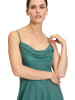 Vera Mont Abendkleid mit Wasserfallausschnitt in Green/Silver