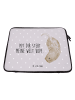 Mr. & Mrs. Panda Laptop Tasche Otter Kopfüber mit Spruch in Grau Pastell
