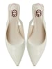 CESARE GASPARI Lakleren pumps met hoge hak in Ivory