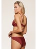 Linga Dore Slip in Port