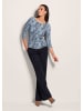 MADELEINE Print-Shirt mit U-Boot-Ausschnitt in blau / multicolor