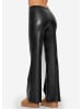 SASSYCLASSY High-Rise Flared Thermo Kunstleder Leggings mit breitem Bund in Schwarz