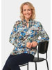 GOLDNER Druckbluse mit raffinierter Ausschnittlösung in schwarz / azurblau / gemustert