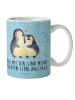 Mr. & Mrs. Panda Tasse Pinguin umarmen mit Spruch in Eisblau