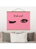 WALLART Stoffbild mit Posterleisten - Wimpern Chat - Wink in Rosa