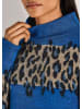 MADELEINE Leo-Design Pullover mit Stehkragen in royalblau / multicolor