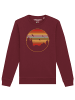 wat? Apparel Sweatshirt Sunset Berge & Tannen in Weinrot