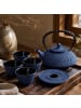 AROMELIO Gusseiserner Teekessel mit Sieb in Marineblau, (B) 20 x (H) 16,5 x (L) 20 cm