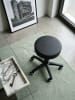 KADIMA DESIGN Bürohocker Kosmetik Leder-Optik, 360° Drehbar, 44-55cm Verstellbar in Schwarz