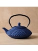 AROMELIO Gusseiserner Teekessel mit Sieb in Marineblau, (B) 20 x (H) 16,5 x (L) 20 cm
