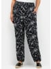 sheego Schlupfhose in schwarz-weiß