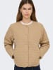 ONLY Wattierte Jacke Herzsteppung Knopfleiste in Beige