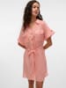 Vero Moda Gestreiftes Hemdkleid mit Taillenband und Knöpfen in Rot-2