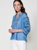 KOROSHI Bluse mit denim-effekt und ethnischer stickerei in blau