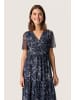Soaked in Luxury Jerseykleid SLAldora Feminine Form in Navy Swirl Print