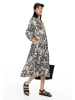 Camel Active Mittellanges Sommerkleid mit Allover-Print in AOP schwarz/weiß