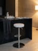 KADIMA DESIGN Barhocker ELBE | Höhenverstellbar, Gepolstert, Triangel-Fuß, 110kg in Weiß