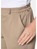 GOLDNER Kurzgröße:  Sportive Capri-Hose aus trageangenehmen Satin in beige