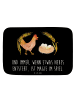 Mr. & Mrs. Panda Badteppich Huhn Stolz mit Spruch in Schwarz