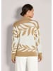 MADELEINE Moderner Winterpullover mit floralem Strickmuster in caramel / wollweiß