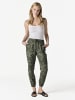 KOROSHI Schmale drucktechnologie leggings in khaki