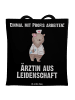 Mr. & Mrs. Panda Schultasche Ärztin Leidenschaft mit Spruch in Schwarz