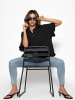 SASSYCLASSY Musselin Bluse mit Rüschensaum in Schwarz