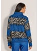 MADELEINE Leo-Design Pullover mit Stehkragen in royalblau / multicolor