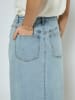 Peppercorn Rock in Light Blue Wash