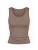 Nina von C. Achseltop in noisette