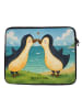 Mr. & Mrs. Panda Laptoptasche Pinguine Kuss Design ohne Spruch in Weiß