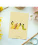 Mr. & Mrs. Panda Postkarte Raupe Schmetterling ohne Spruch in Gelb Pastell