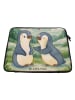 Mr. & Mrs. Panda Laptop Tasche Pinguine trösten Design ohne Spruch in Weiß
