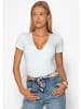 SASSYCLASSY Kurzarm Body mit V-Ausschnitt in Hellblau
