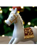 Chic Antique Deko SCHAUKELPFERD NOEL Hellgrau Geschenke und Tannenbaum 18x18 cm
