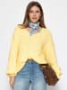 SASSYCLASSY Oversize Pullover mit V-Ausschnitt in Gelb
