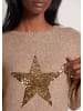 MADELEINE Rundhals-Pullover mit Applikation in caramel / goldfarben
